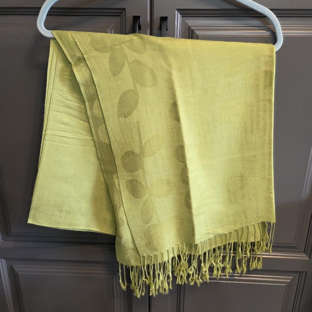 Pashmina Light Green Design Of Leaf 70% Pashmina-30% Silk Scarf